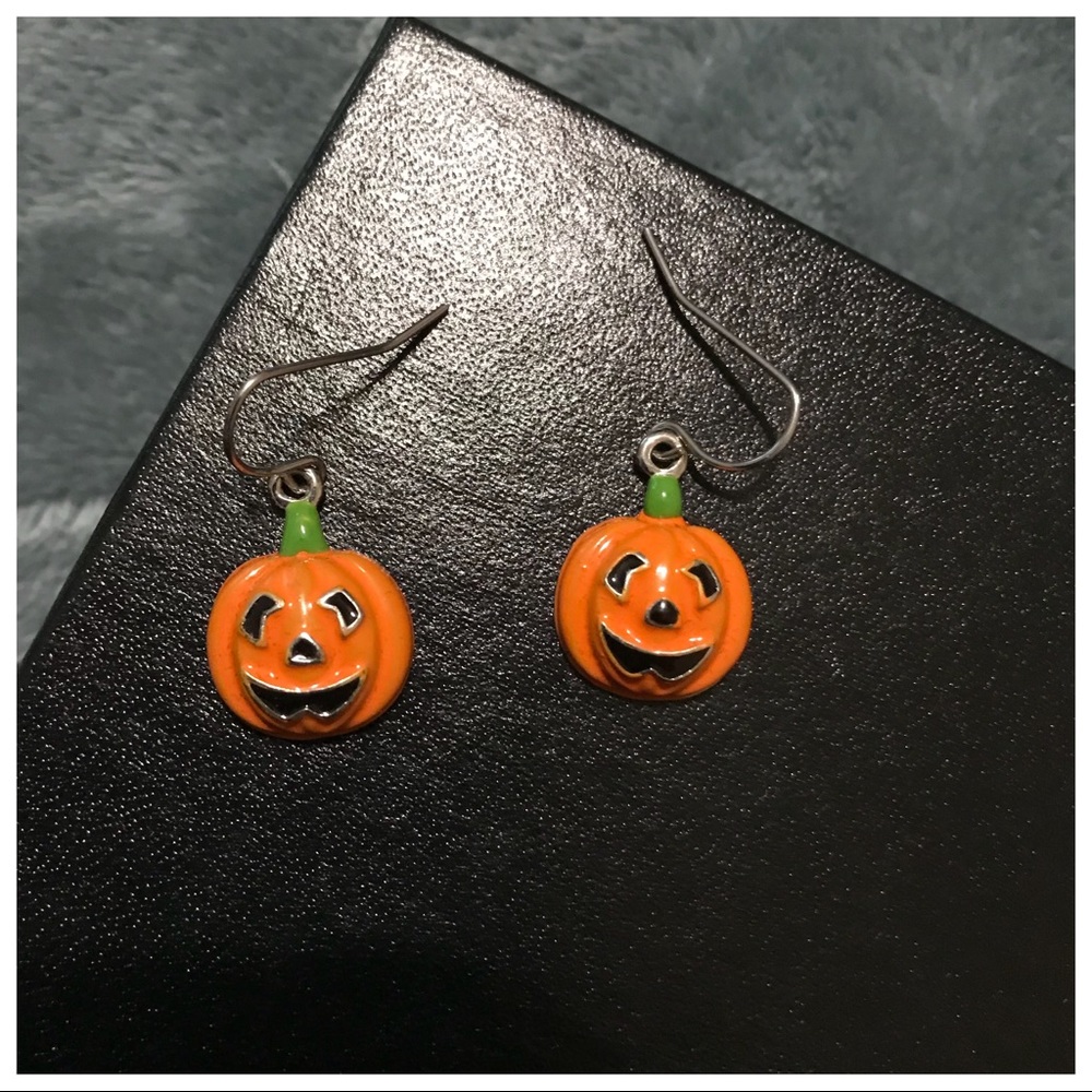 Cute Halloween Pumpkin Earrings - Picture 2 of 5